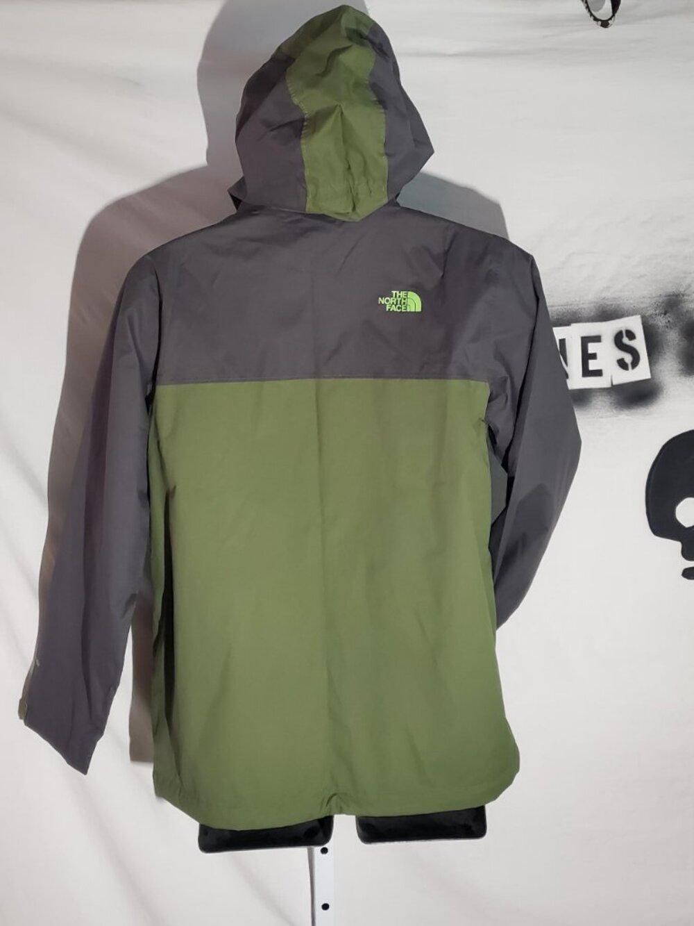 The North Face DryVent Rain Jacket Boys Sz L (14/16) - Picture 2 of 16